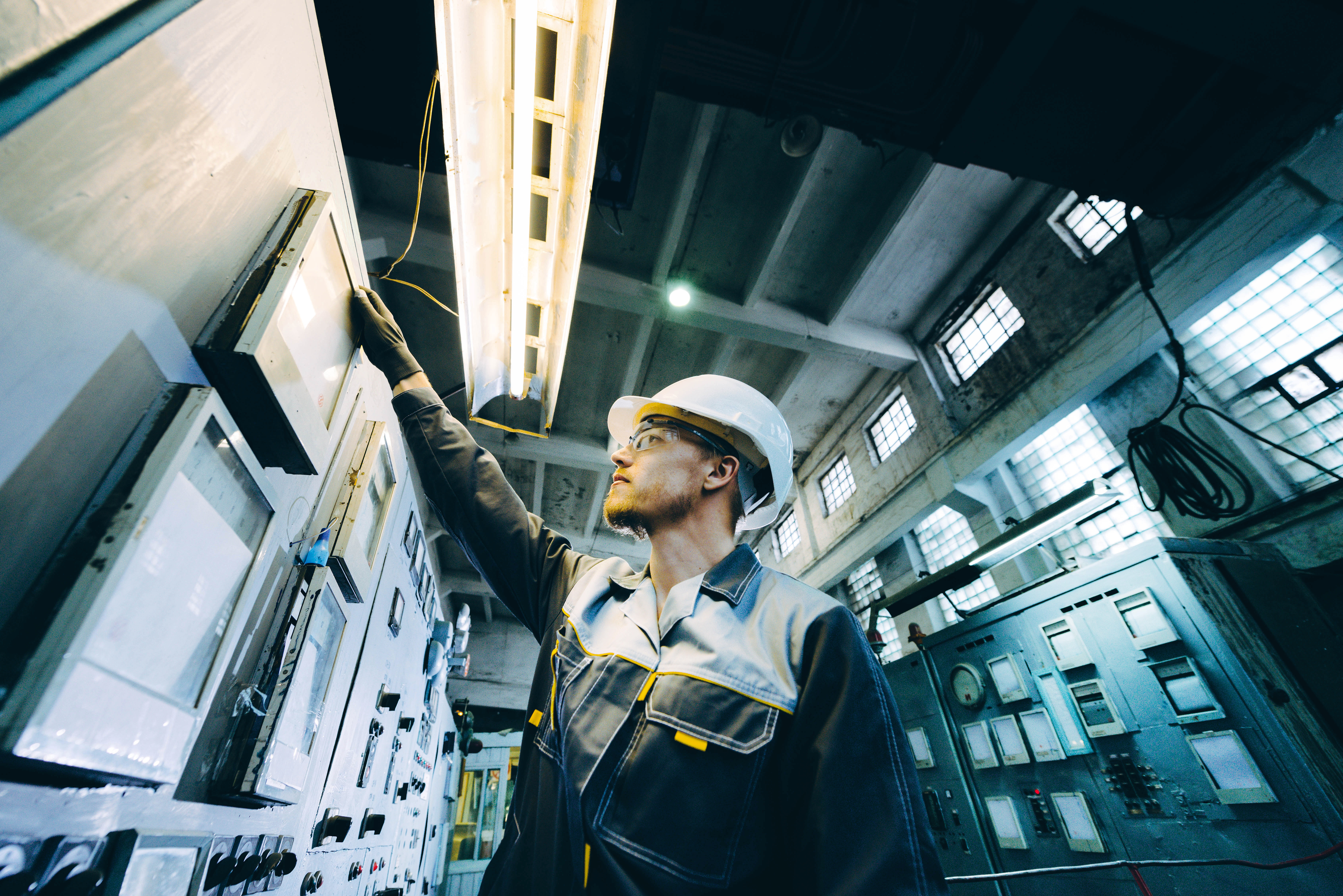 electrical failure power generation and distribution plant worker